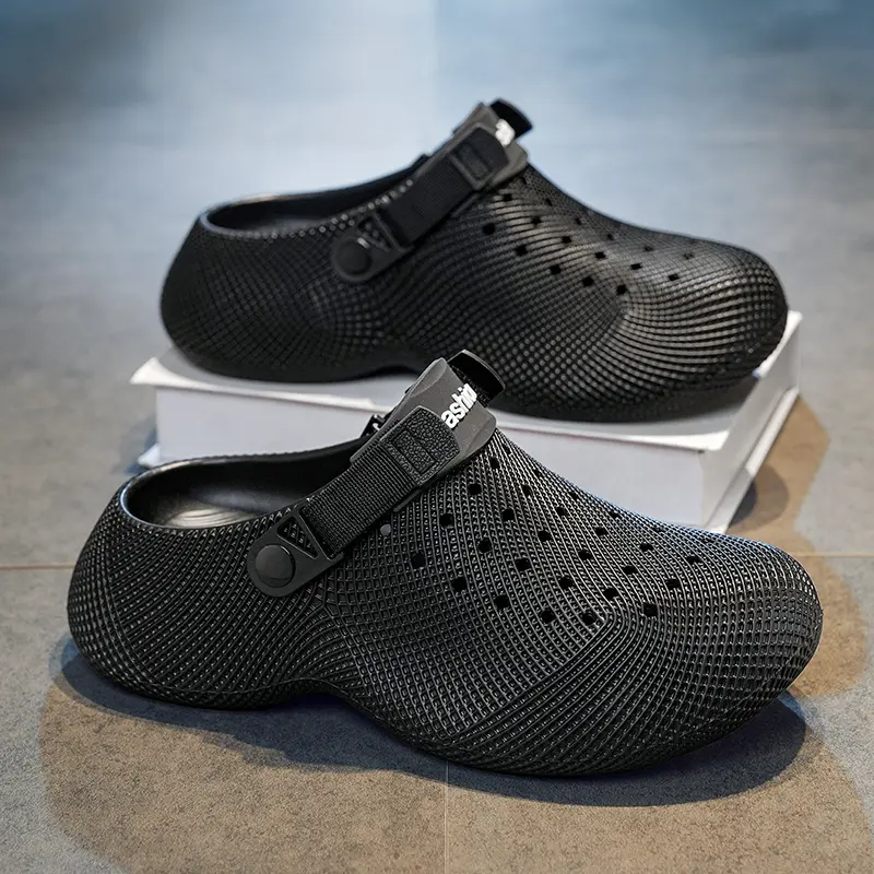 👣 Slip on. Step out. Summer ready. ☀️